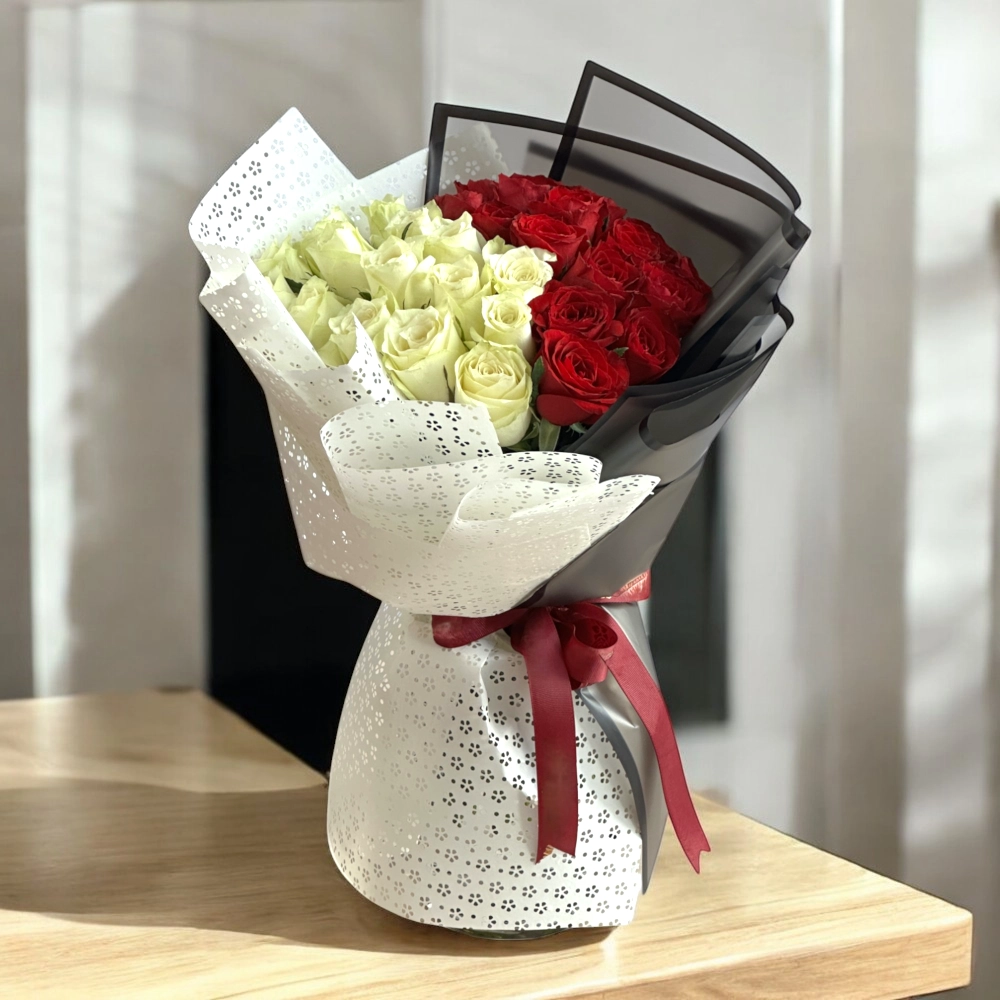 mix of 30 white and red roses bouquet